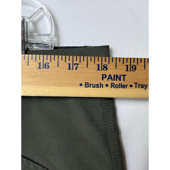 Iceberg Outerwear Women's XL Athleisure Vacation Walking Olive Green Shorts - Picture 7 of 7